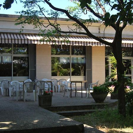 Auberge de Jeunesse HI Arles Exterior foto